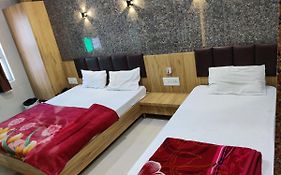 Hotel Milan Dwarka 2*